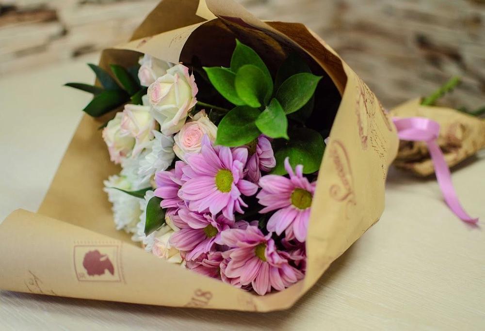 Букет цветов из: Розы и Хризантемы в Чертково