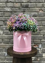 Цветочная композиция из Гипсофила и Розы в шляпной коробке в Чертково