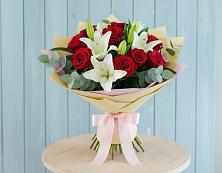 Букет цветов из:  Лилии и Розы в Чертково