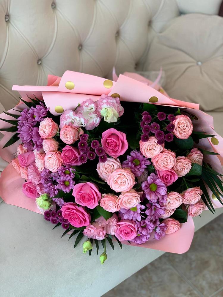 Букет цветов из: Хризантемы, Розы и Лизиантусы в Чертково