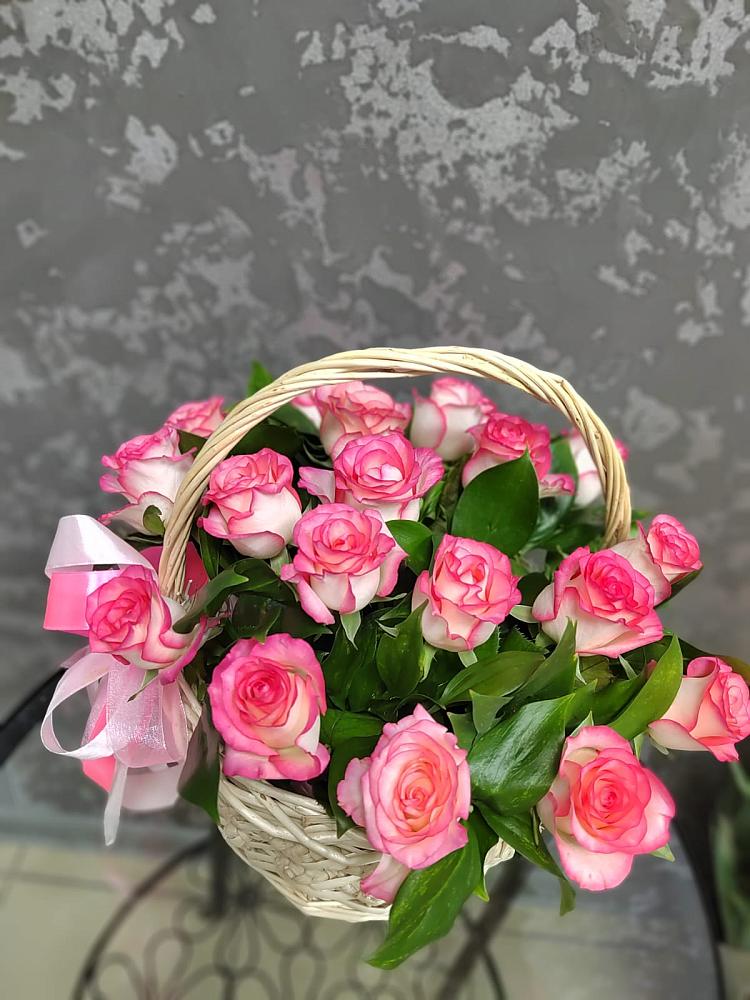 Цветочная композиция из Розы в корзине в Чертково