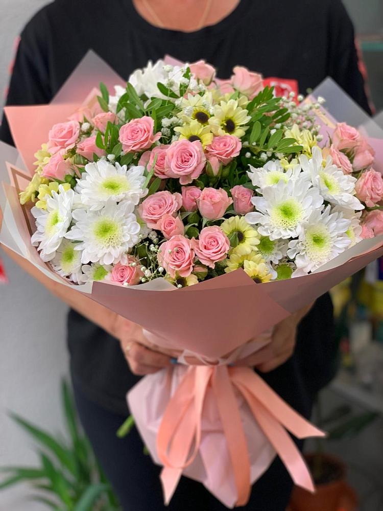 Букет цветов из: Розы и Хризантемы в Чертково