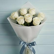 Букет 7 Белых роз Эдлесс Лав в Чертково
