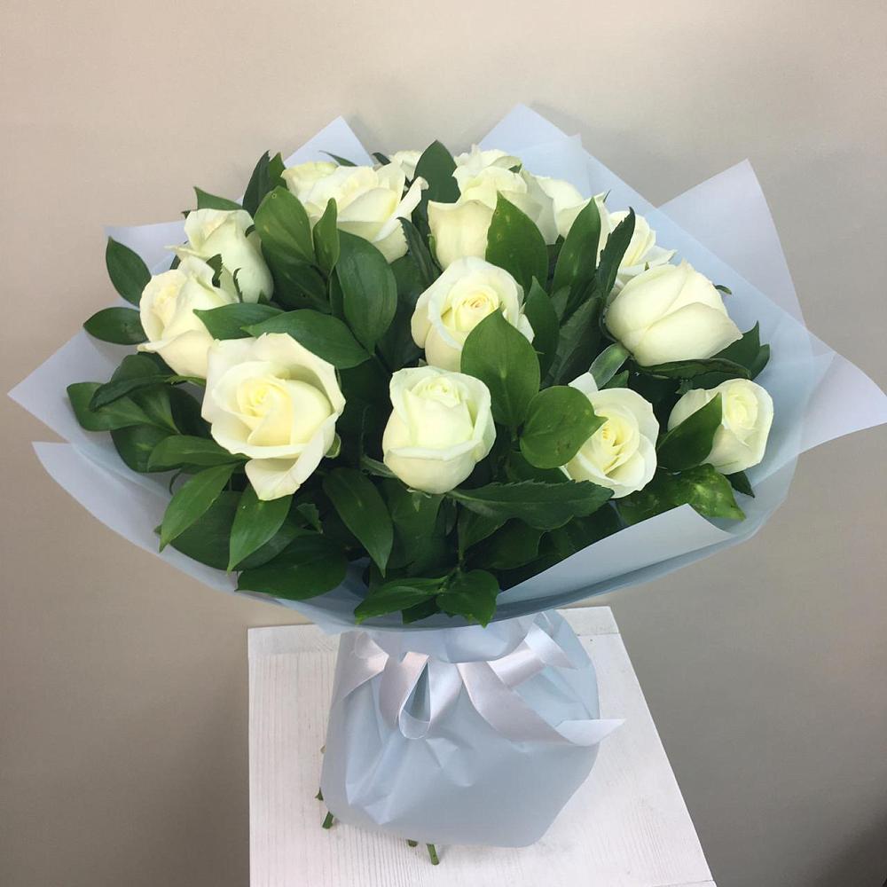 Букет 15 Белых роз Проуд в Чертково