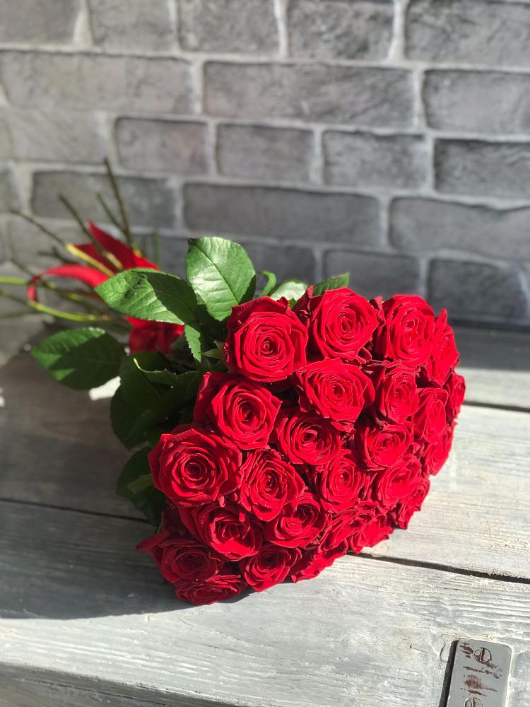 Букет Красные розы Фридом в Чертково