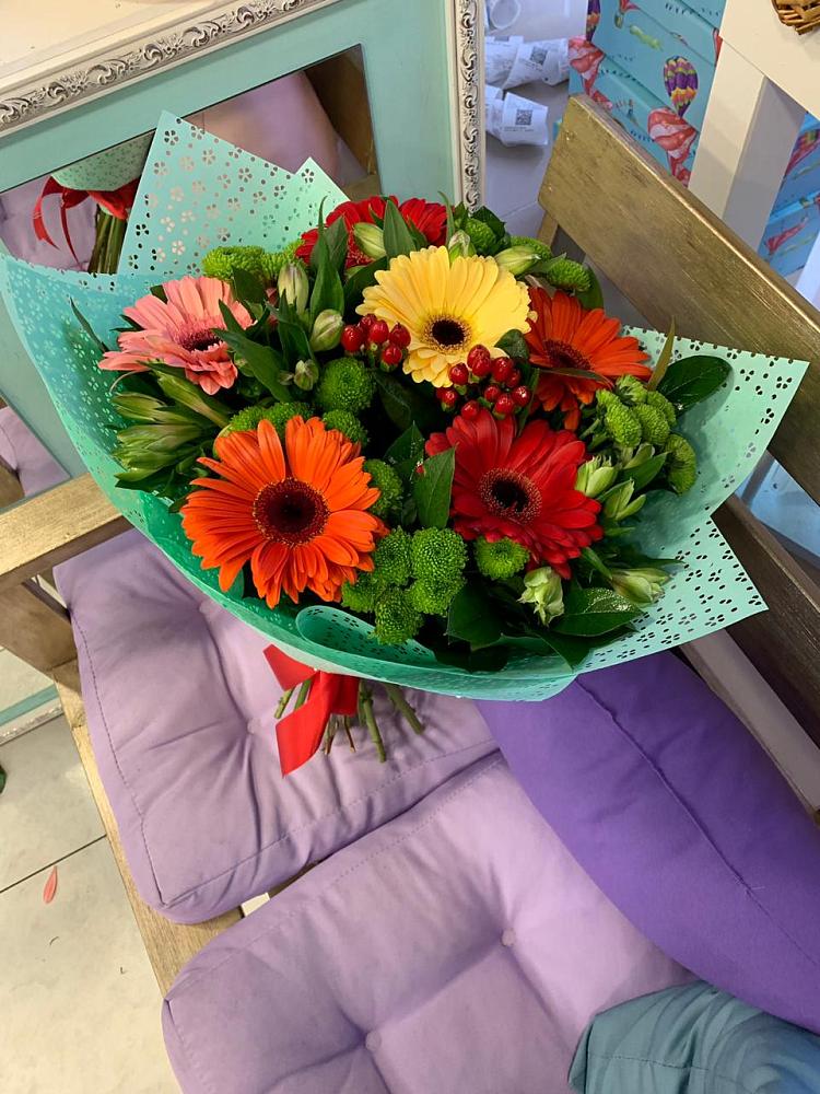 Букет цветов из: Герберы, Хризантемы и Альстромерии в Чертково