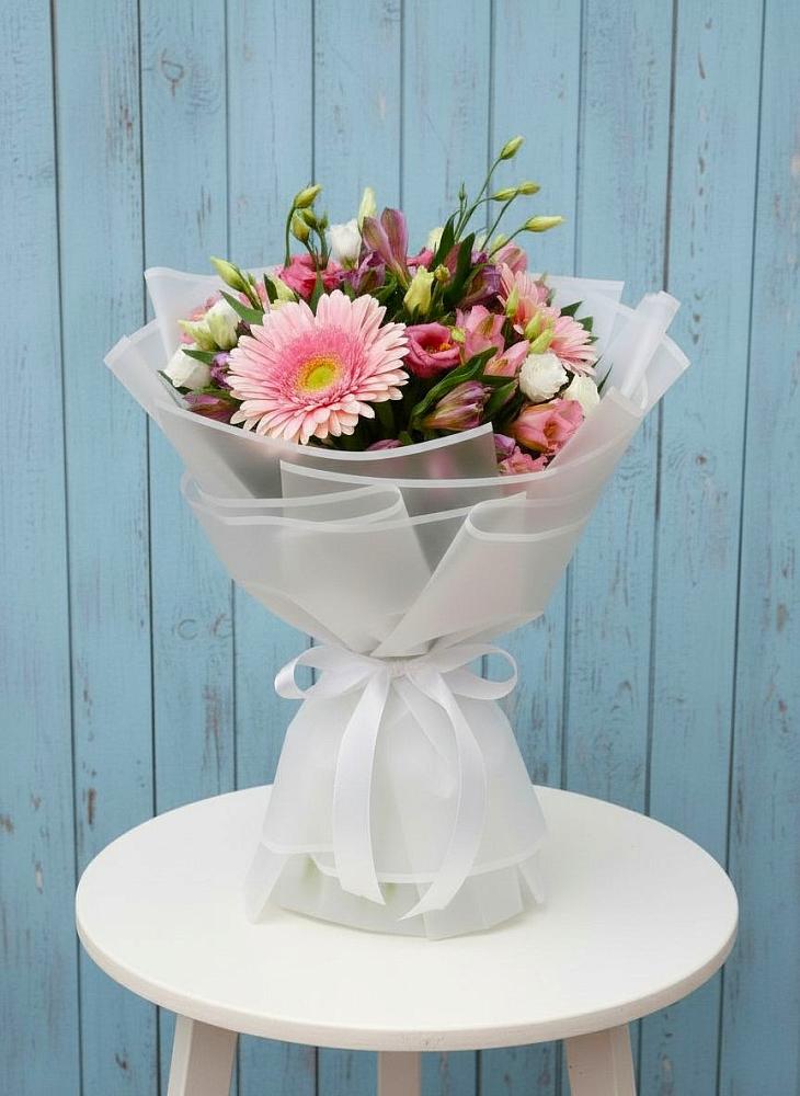 Букет цветов из: Герберы, Альстромерии и Лизиантусы в Чертково