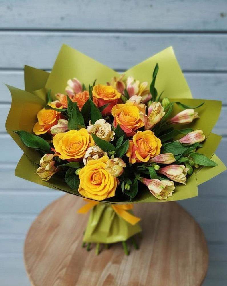 Букет цветов из: Альстромерии и Розы в Чертково