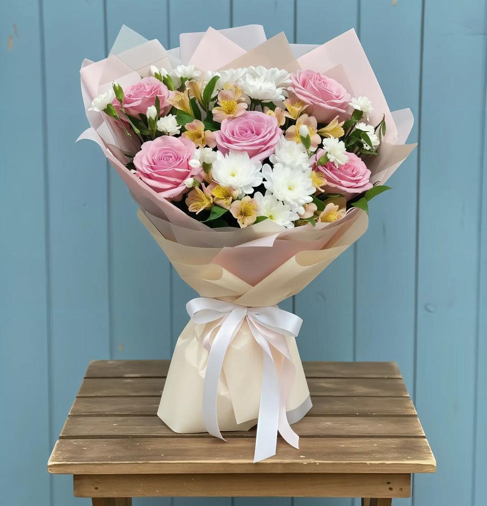 Букет цветов из: Гвоздики, Орхидеи и Розы в Чертково