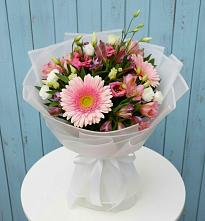 Букет цветов из:  Герберы, Альстромерии и Лизиантусы #REPLACE_PRED# Чертково