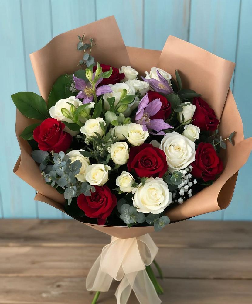 Букет цветов из: Розы и Альстромерии в Чертково