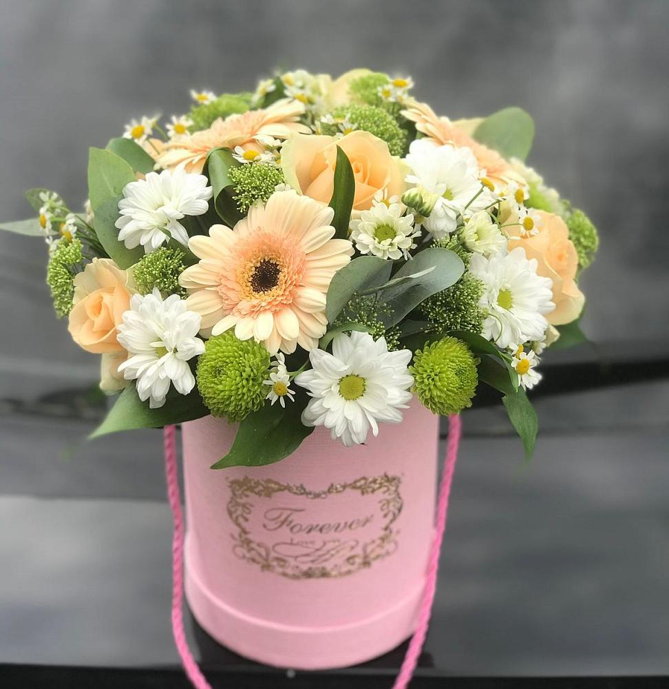 Цветочная композиция из Розы, Герберы и Хризантемы в шляпной коробке в Чертково