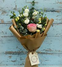 Букет цветов из:  Розы и Лизиантусы в Чертково